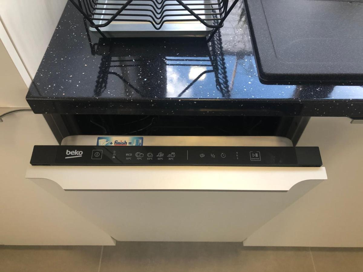 Klimatyzowane Apartamenty I Pokoje Przy Targach Kielce Esterno foto