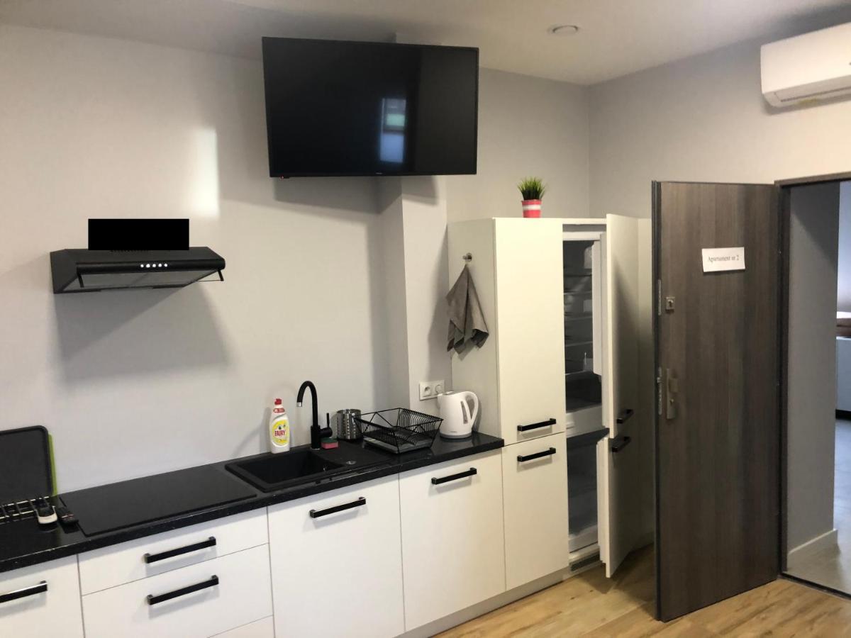 Klimatyzowane Apartamenty I Pokoje Przy Targach Kielce Esterno foto