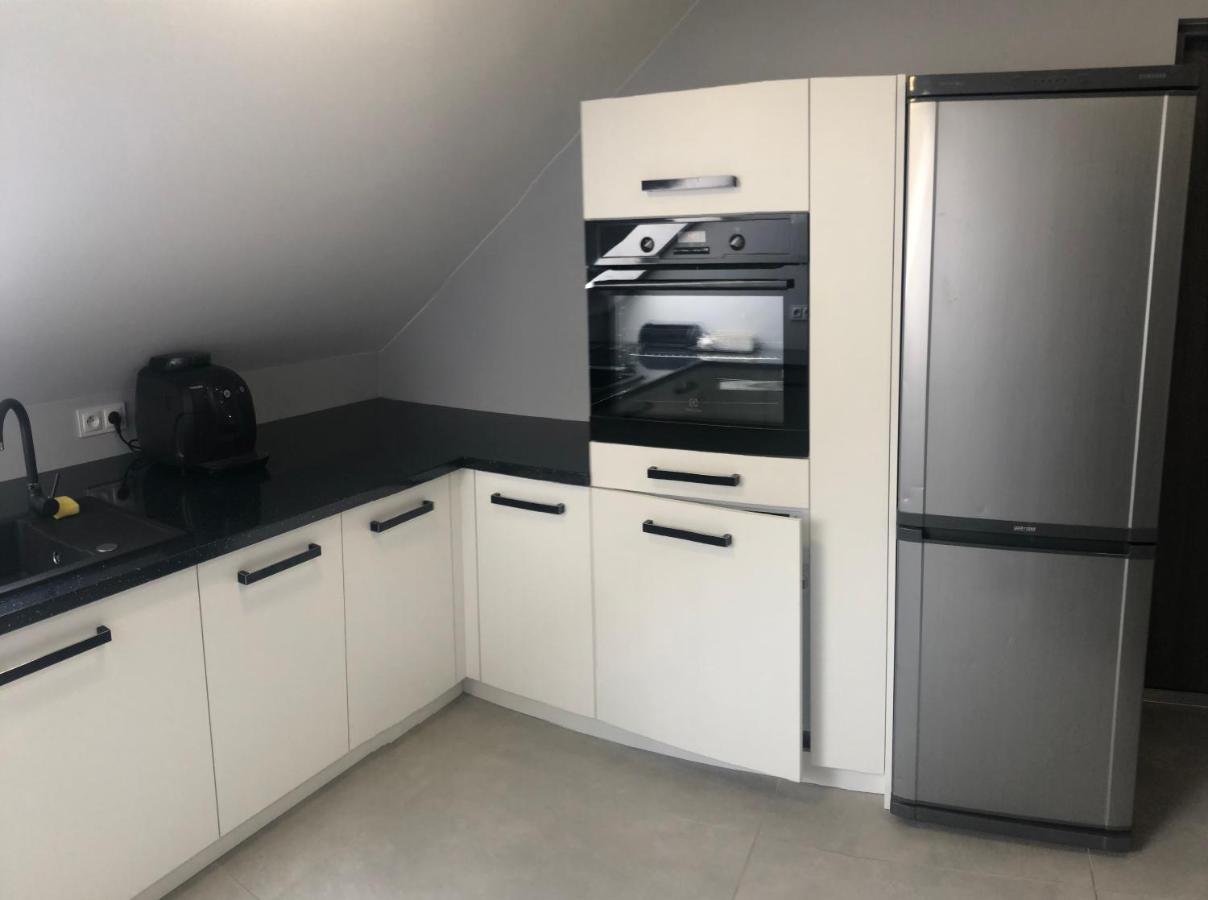 Klimatyzowane Apartamenty I Pokoje Przy Targach Kielce Esterno foto